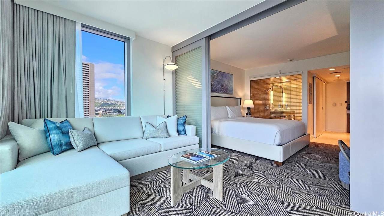 383 Kalaimoku Street - Photo 1