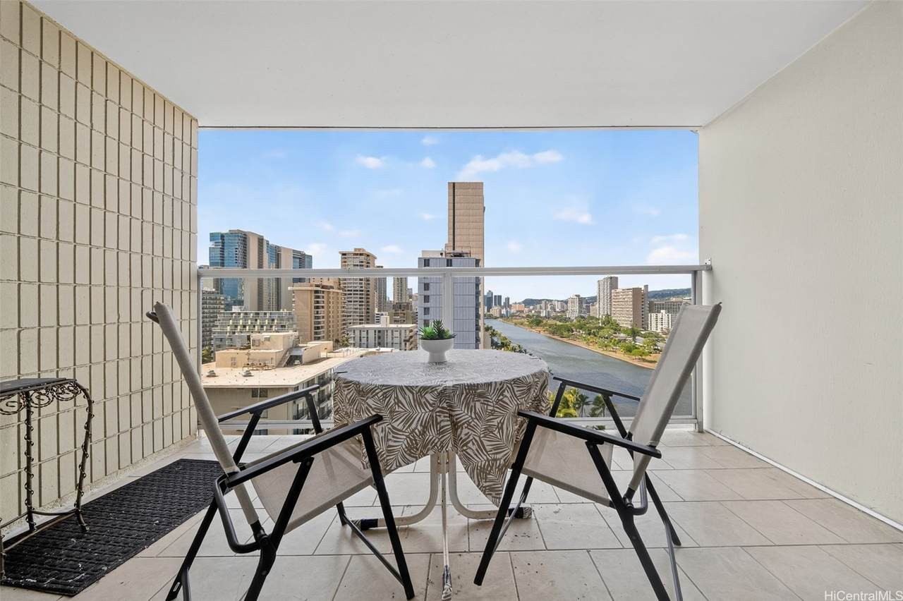 445 Seaside Avenue - Photo 1