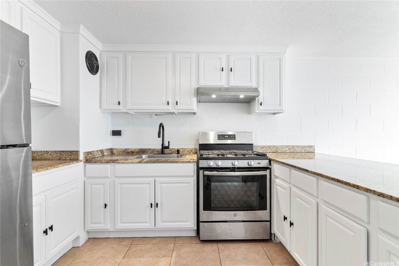 2501 Coyne Street - Photo 1