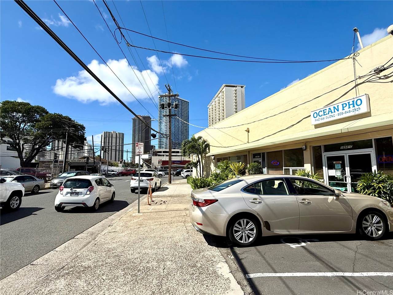 1694 Kalakaua Avenue - Photo 1