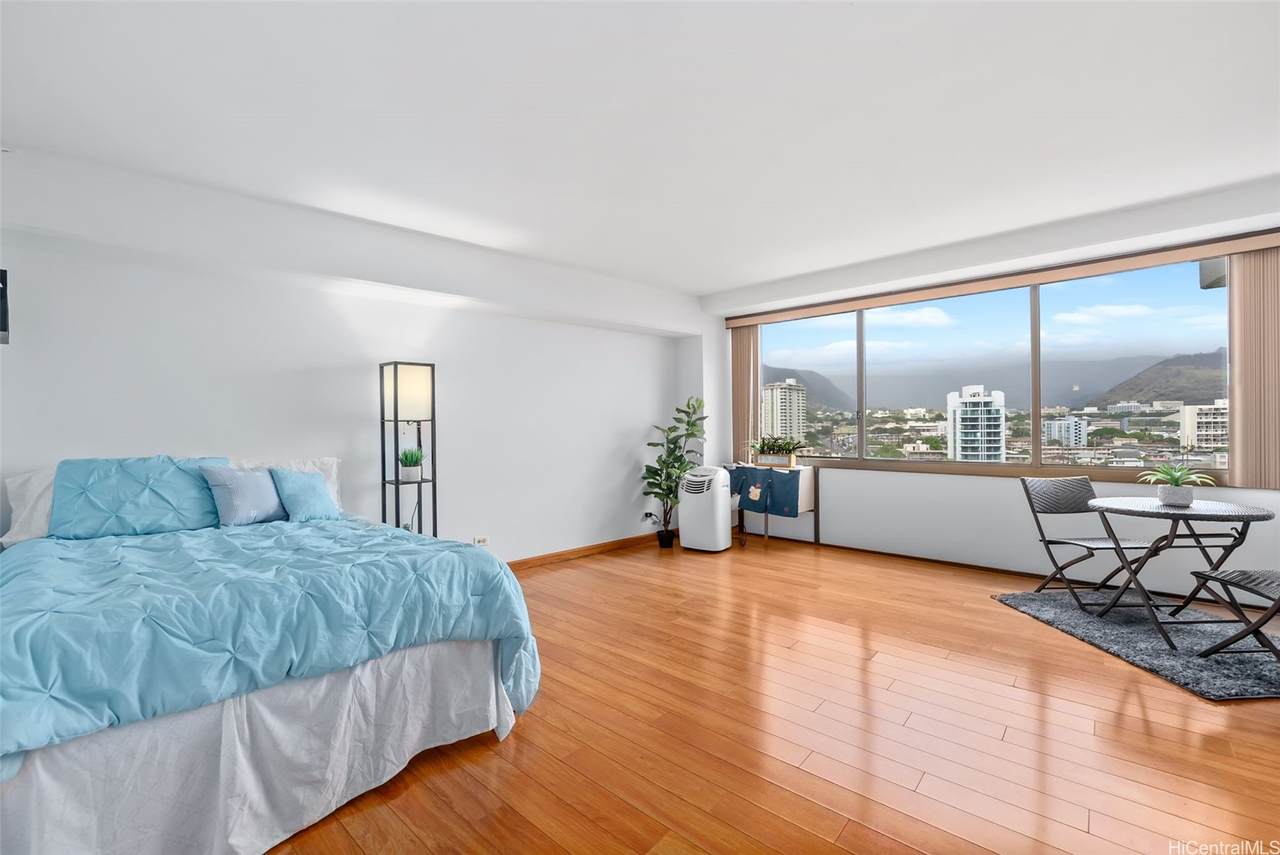2333 Kapiolani Boulevard - Photo 1