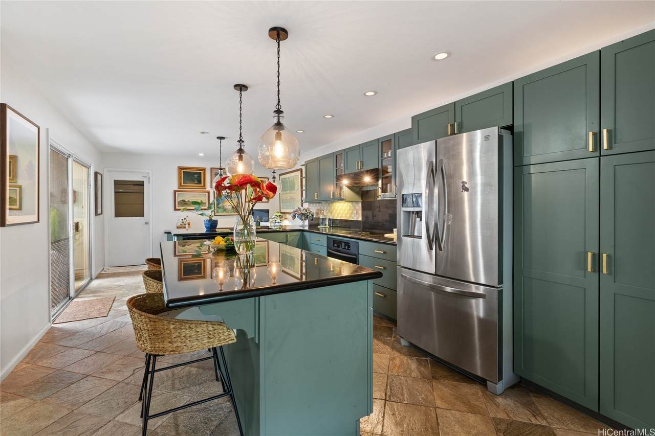 569 Keolu Drive - Photo 1