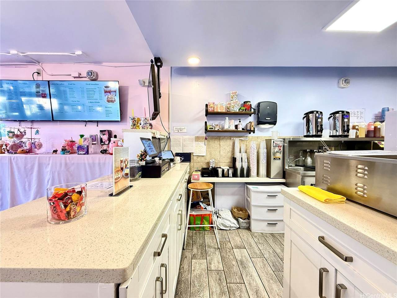 1617 Kapiolani Boulevard - Photo 1