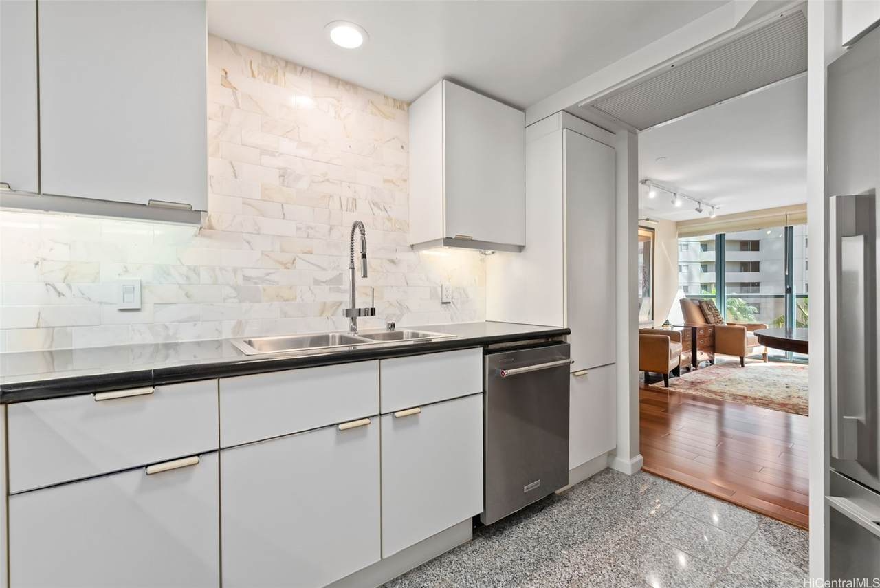 1888 Kalakaua Avenue - Photo 1