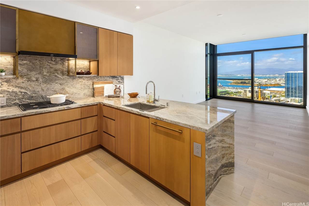 1100 Ala Moana Boulevard - Photo 1