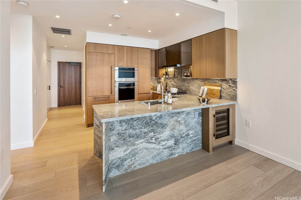 1100 Ala Moana Boulevard - Photo 1