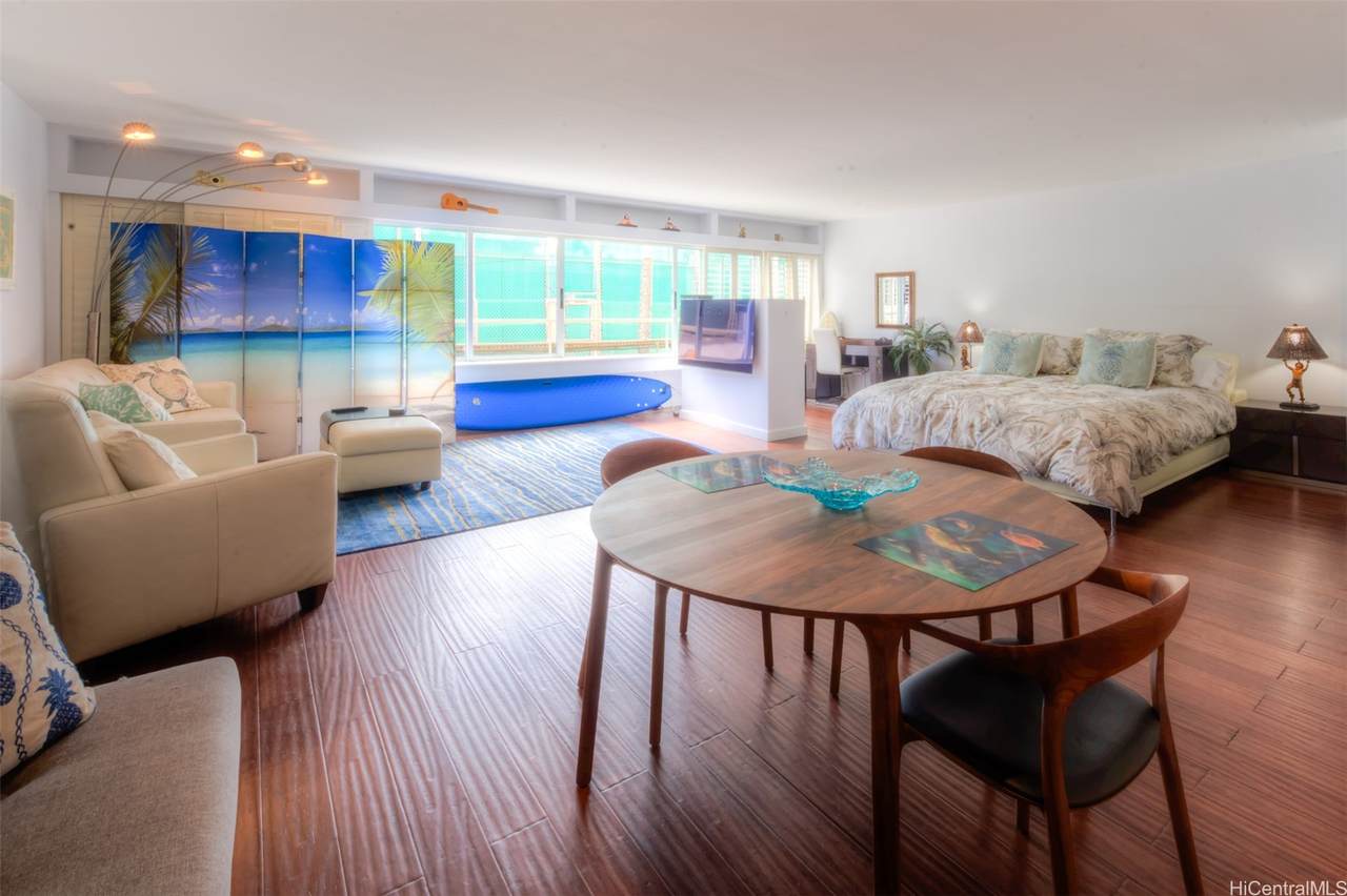 2895 Kalakaua Avenue - Photo 1