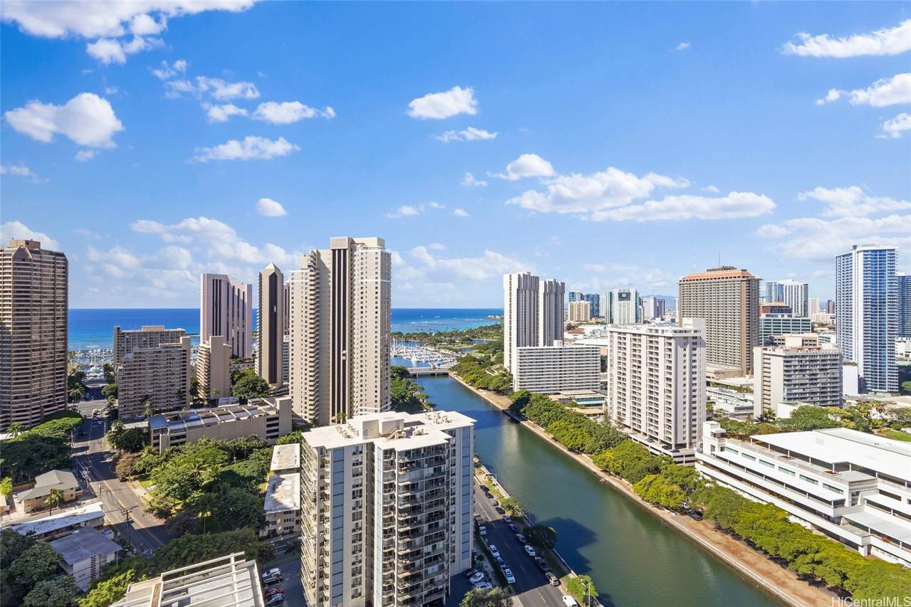 1717 Ala Wai Boulevard - Photo 1