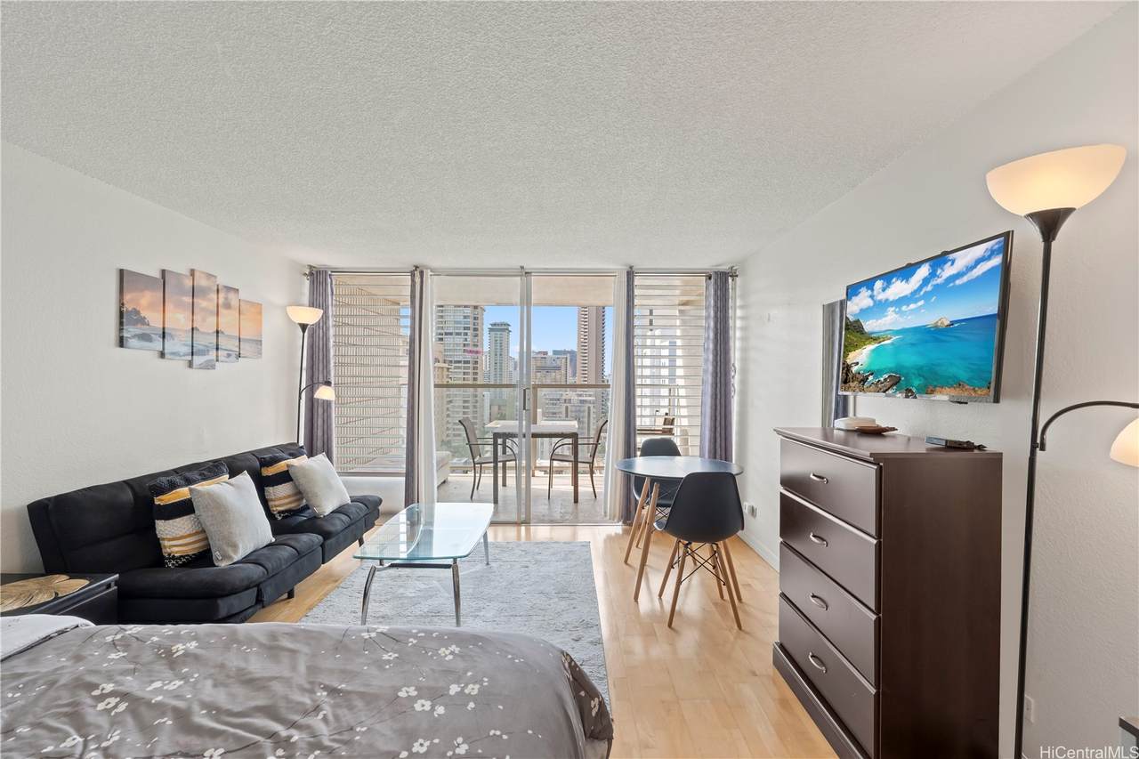 445 Seaside Avenue - Photo 1