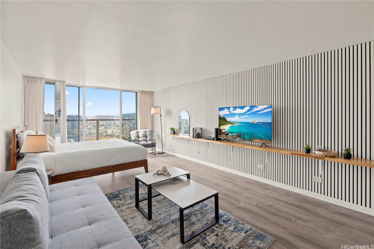 445 Seaside Avenue - Photo 1