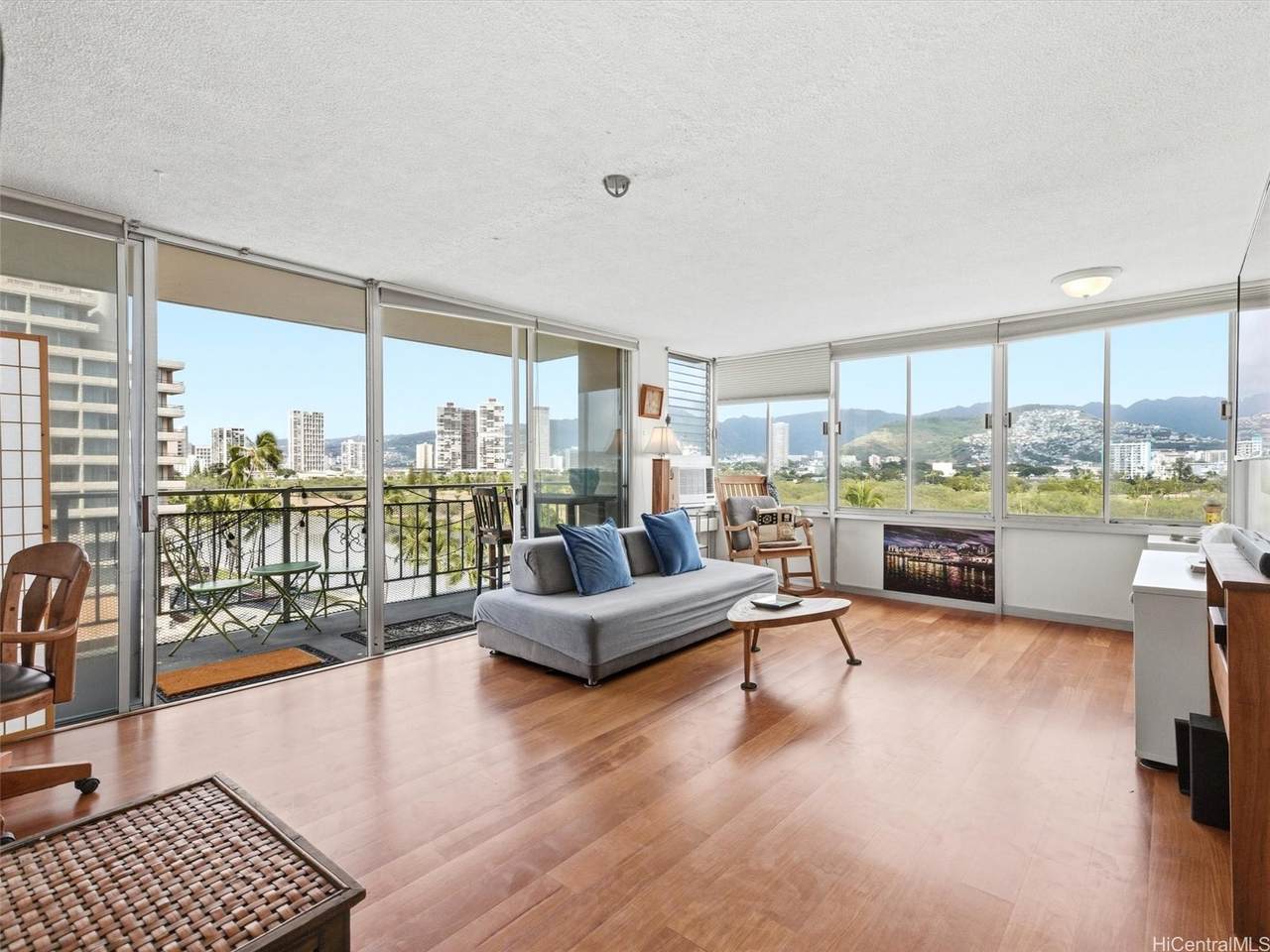 2415 Ala Wai Boulevard - Photo 1