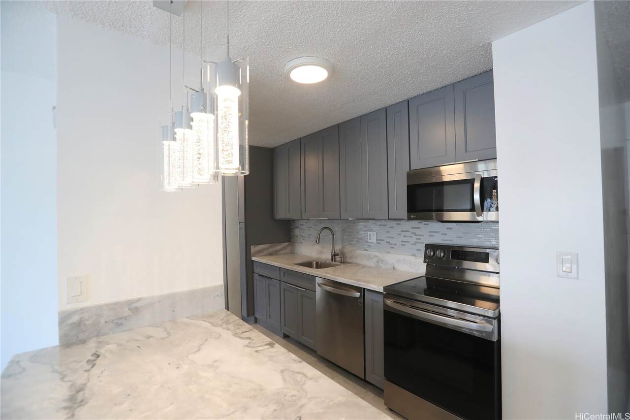 225 Kaiulani Avenue - Photo 1
