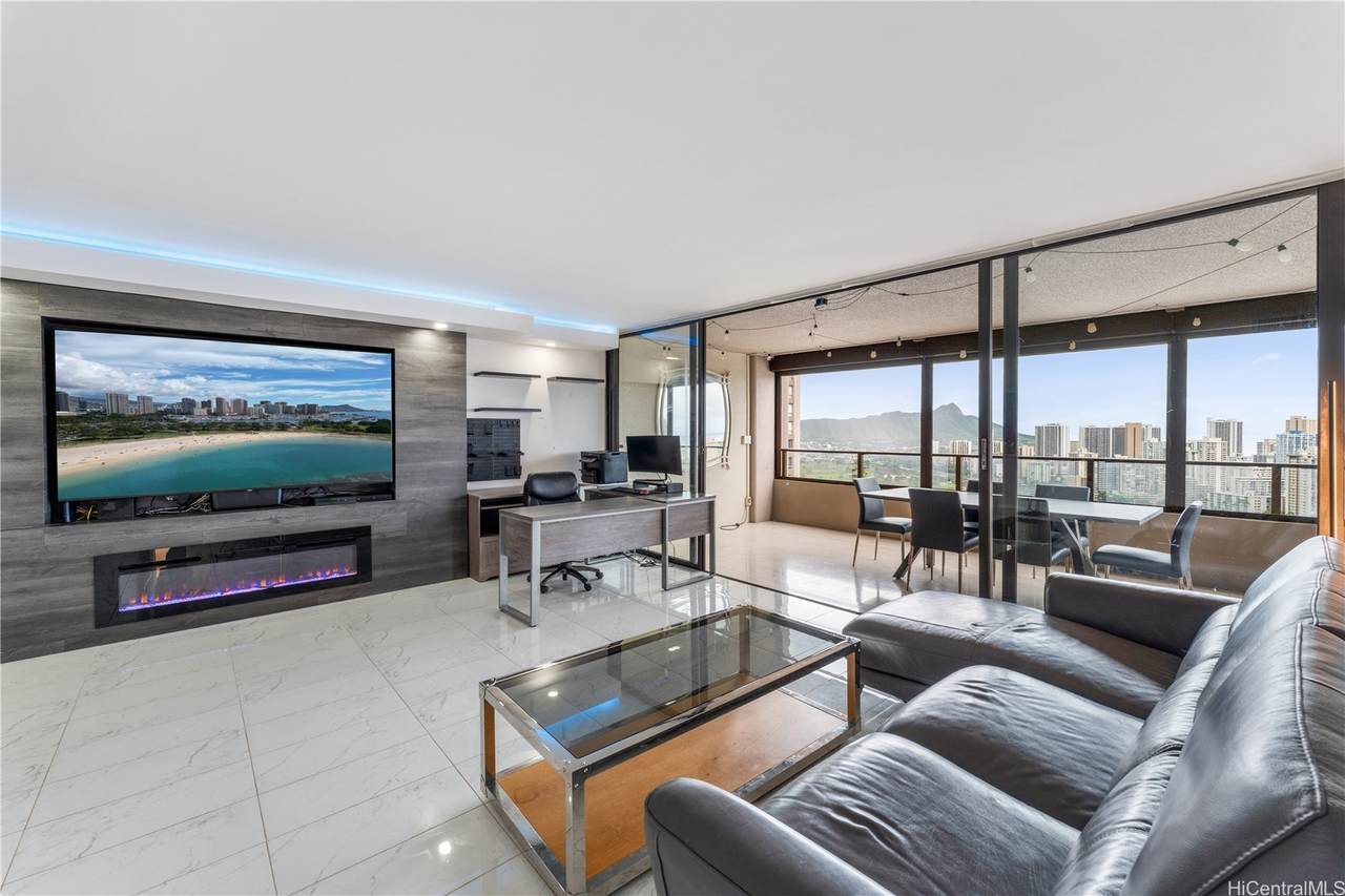 581 Kamoku Street - Photo 1