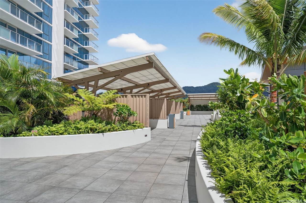 1515 Liona Street - Photo 1