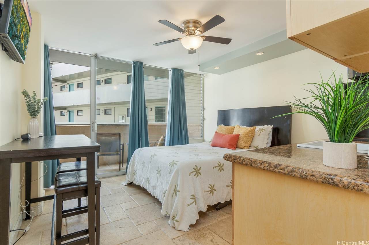 134 Kapahulu Avenue - Photo 1