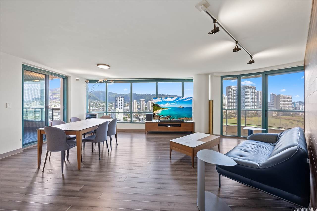 https://bt-photos.global.ssl.fastly.net/honolulu/1280_boomver_1_202600385-2.jpg