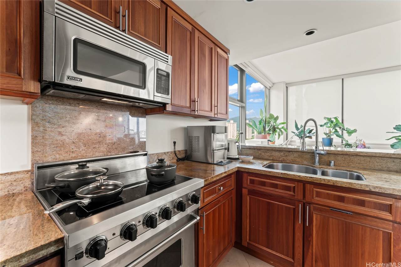 https://bt-photos.global.ssl.fastly.net/honolulu/1280_boomver_1_202600478-2.jpg