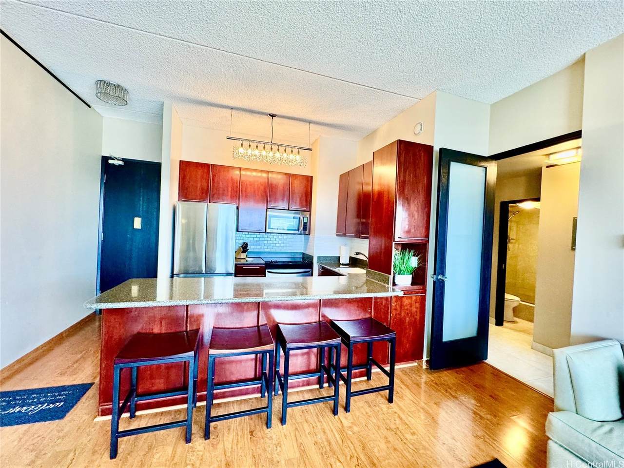 https://bt-photos.global.ssl.fastly.net/honolulu/1280_boomver_1_202601067-2.jpg