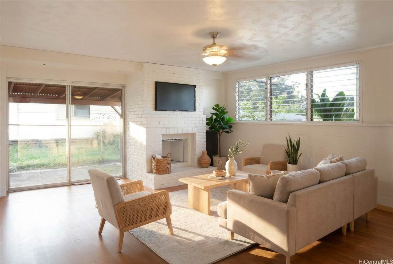 2619 California Avenue - Photo 1