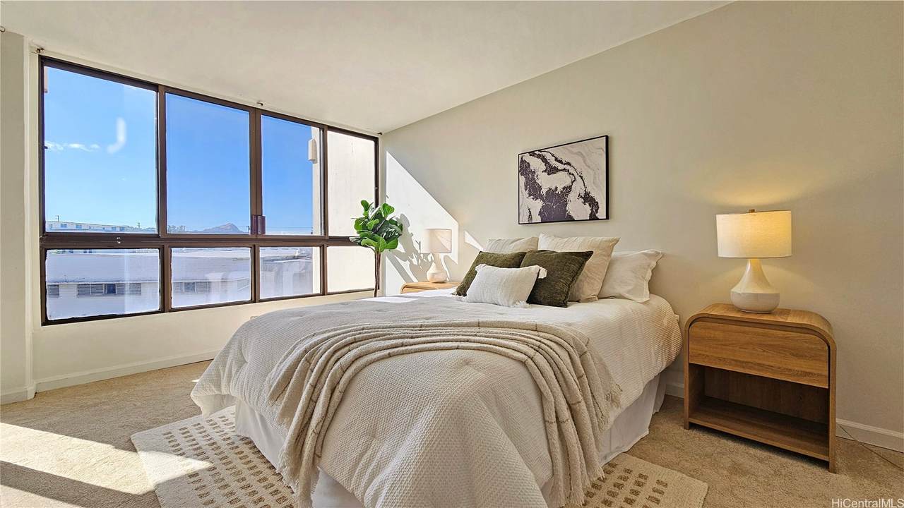 3138 Waialae Avenue - Photo 1