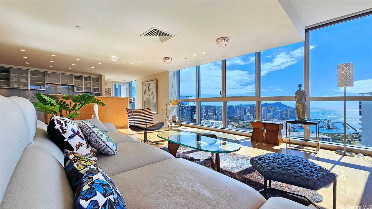 1177 Queen Street - Photo 1