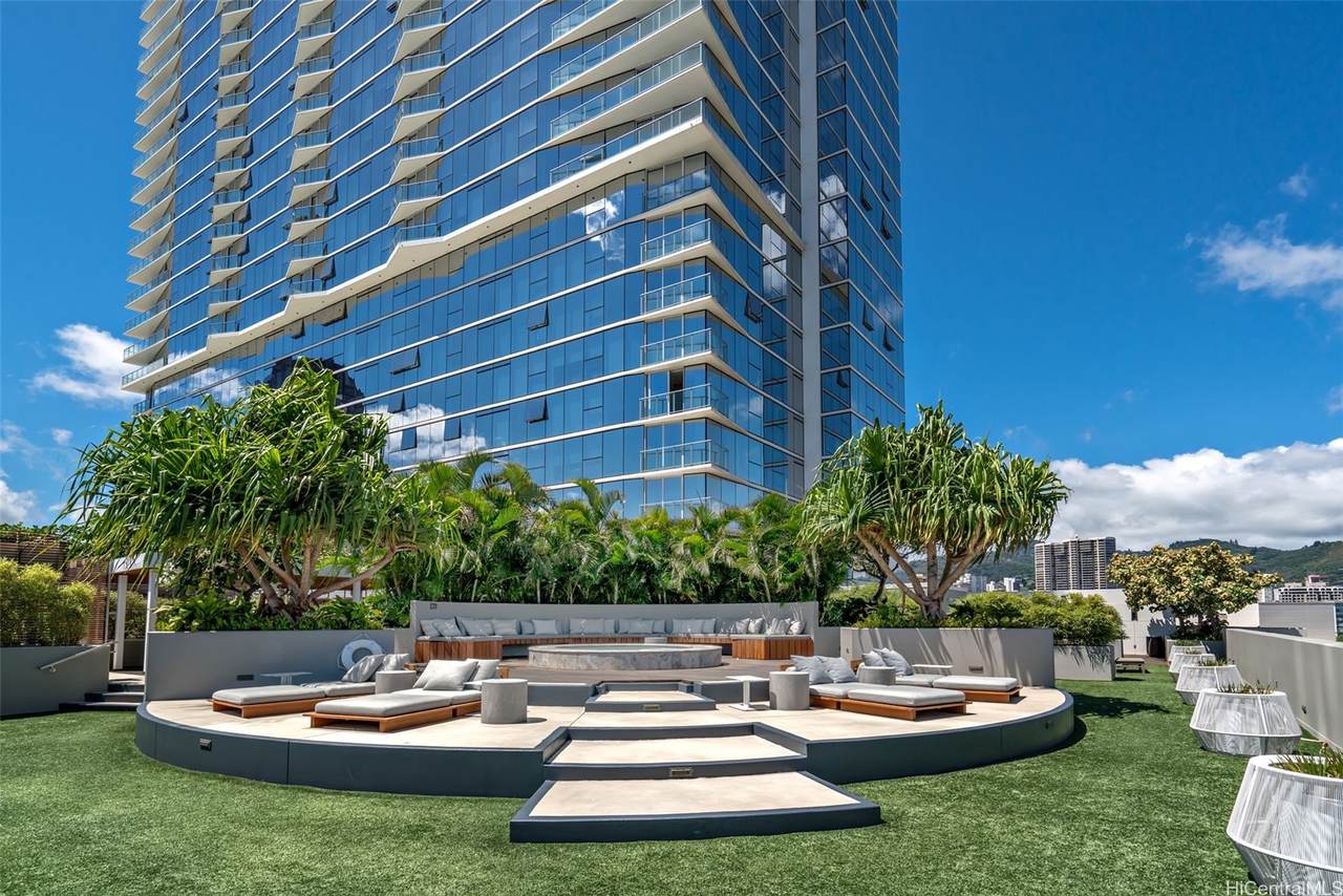 888 Kapiolani Boulevard - Photo 1