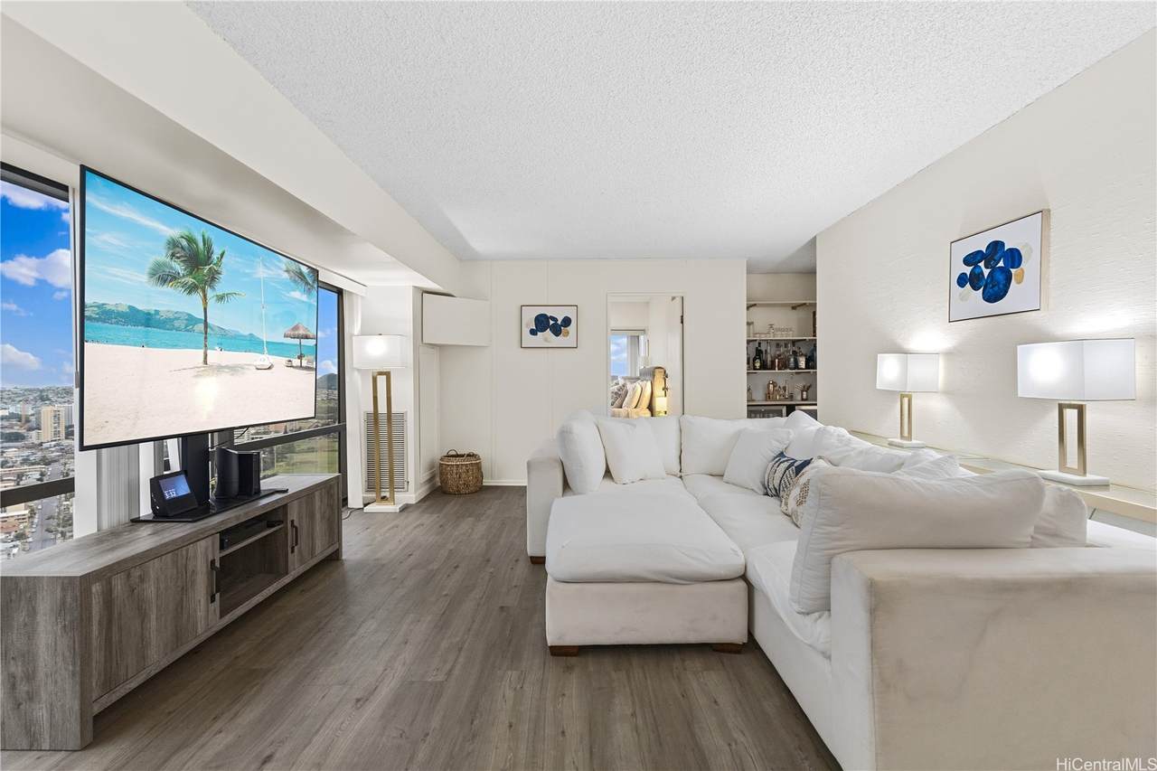 https://bt-photos.global.ssl.fastly.net/honolulu/1280_boomver_1_202601548-2.jpg