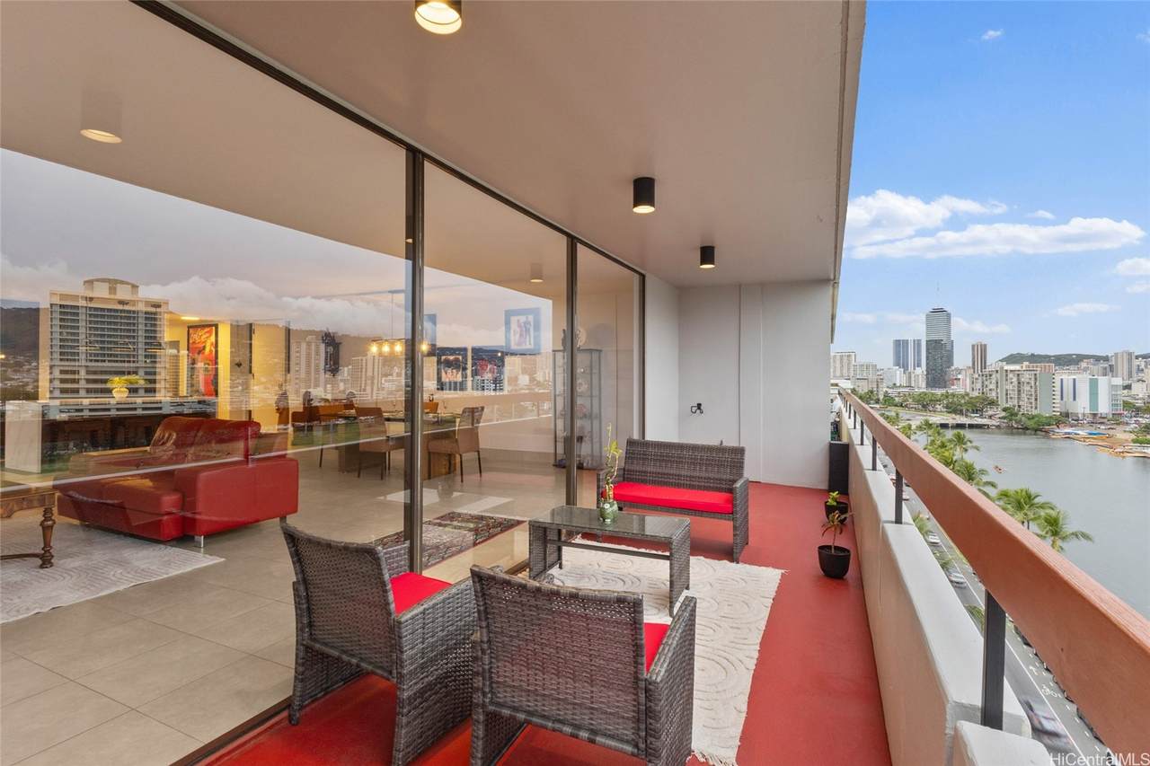 2029 Ala Wai Boulevard - Photo 1