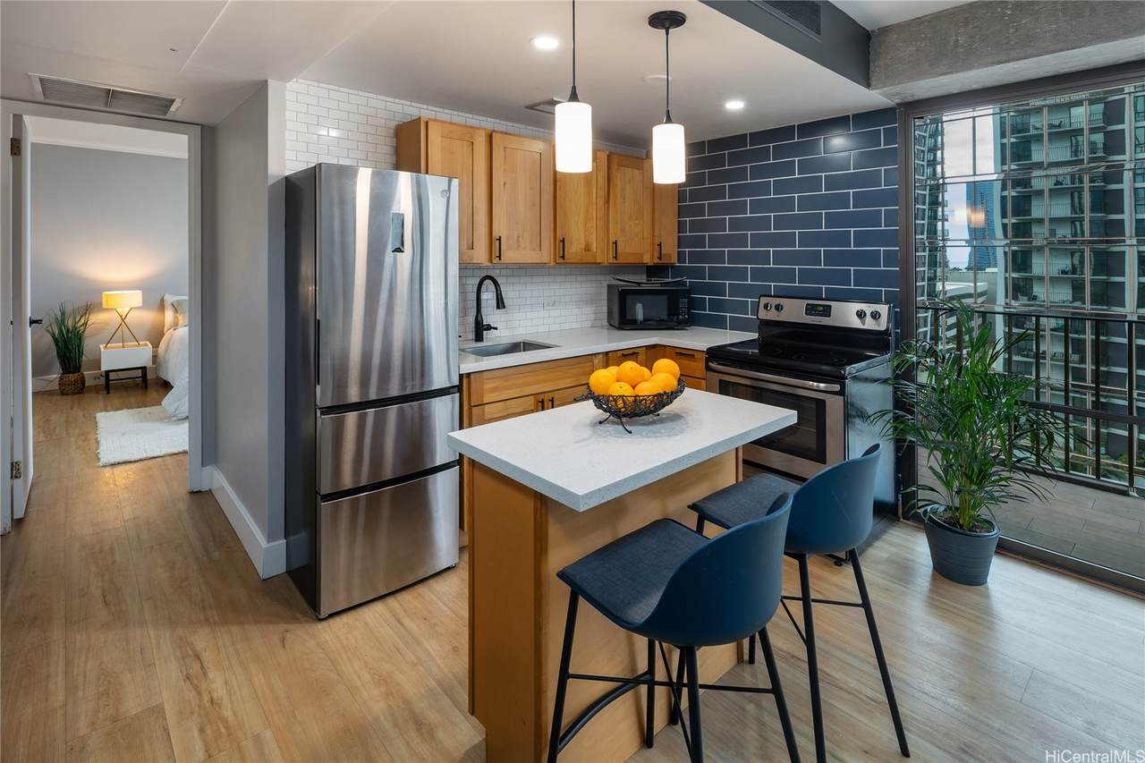 225 Queen Street - Photo 1