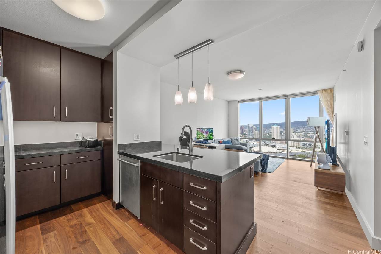 1189 Waimanu Street - Photo 1