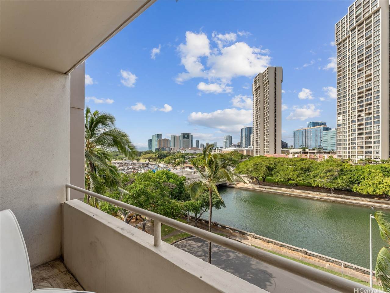 https://bt-photos.global.ssl.fastly.net/honolulu/1280_boomver_1_202601976-2.jpg