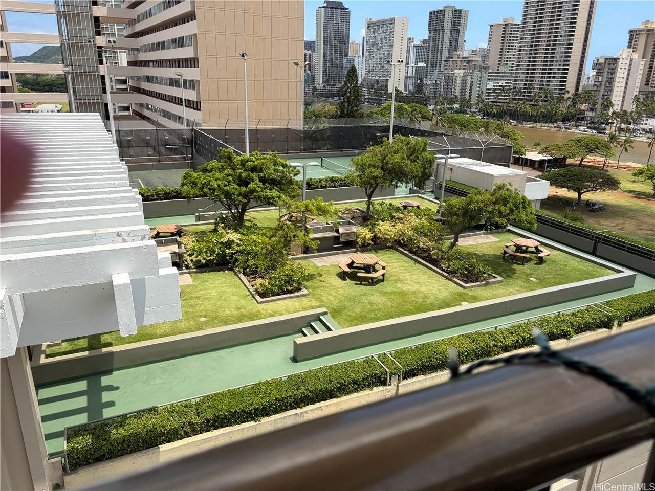 https://bt-photos.global.ssl.fastly.net/honolulu/orig_boomver_1_202602071-2.jpg