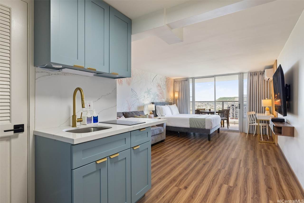 445 Seaside Avenue - Photo 1