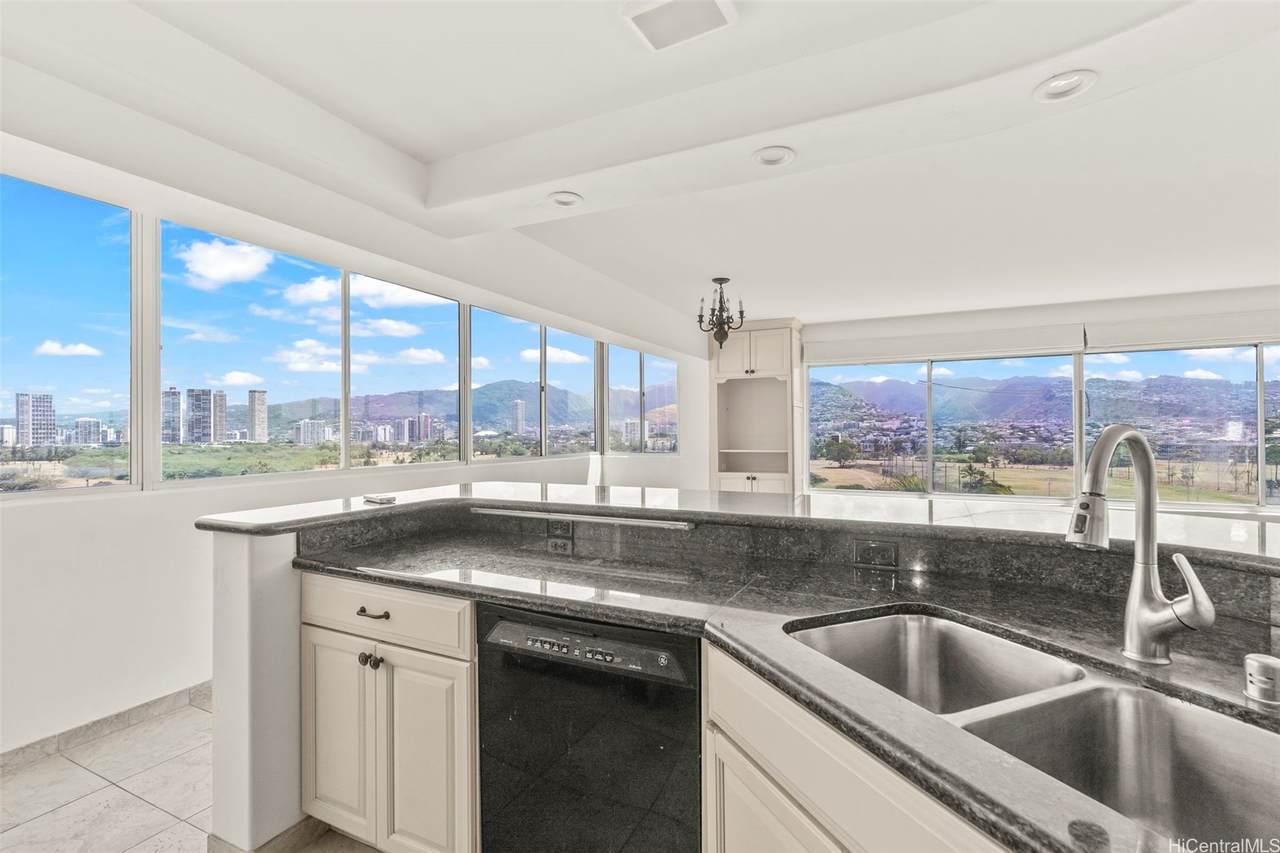 2547 Ala Wai Boulevard - Photo 1