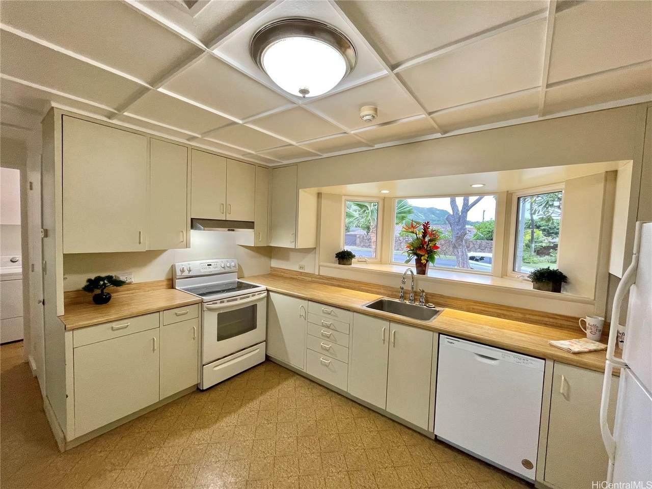 https://bt-photos.global.ssl.fastly.net/honolulu/1280_boomver_1_202603448-2.jpg