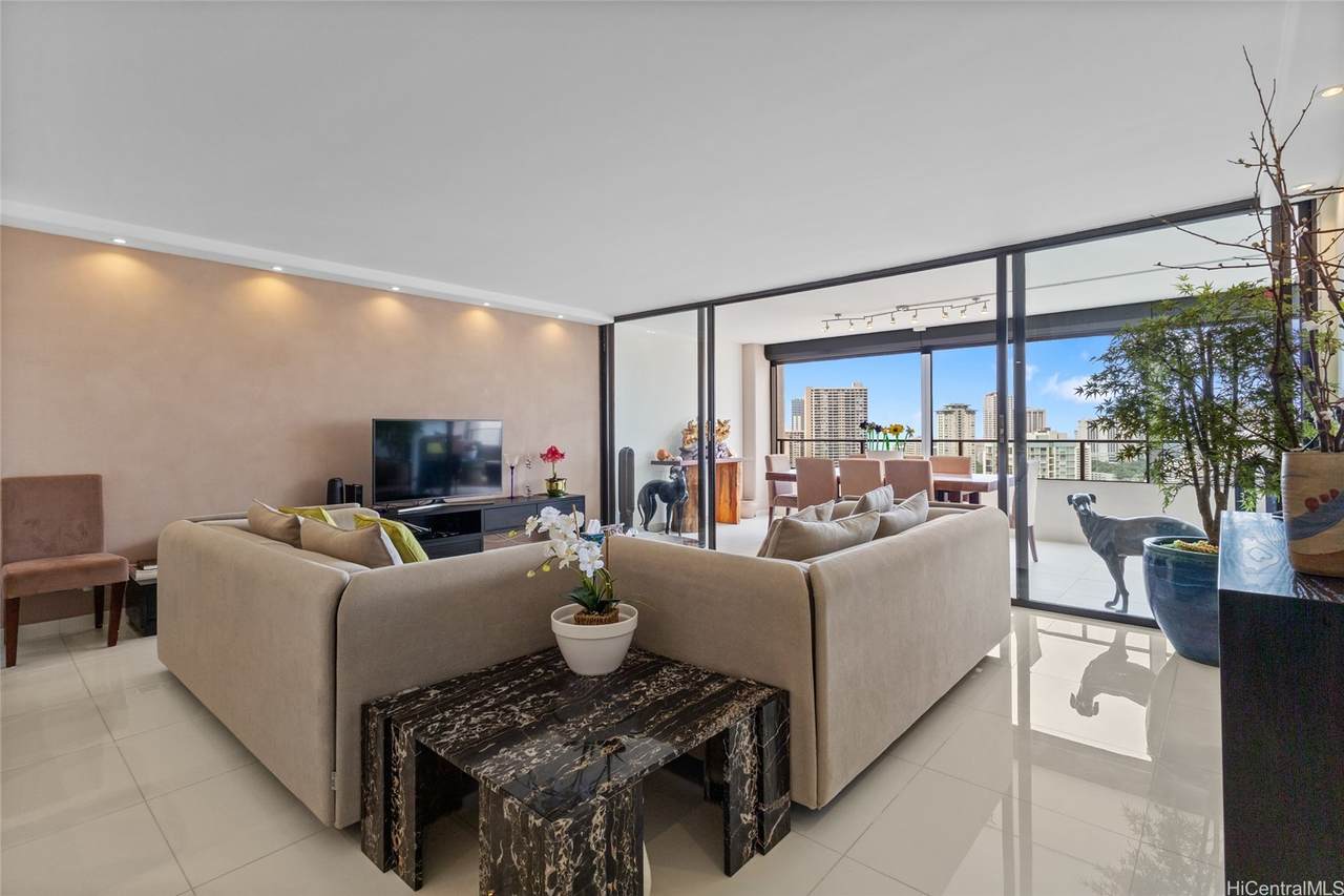 583 Kamoku Street - Photo 1