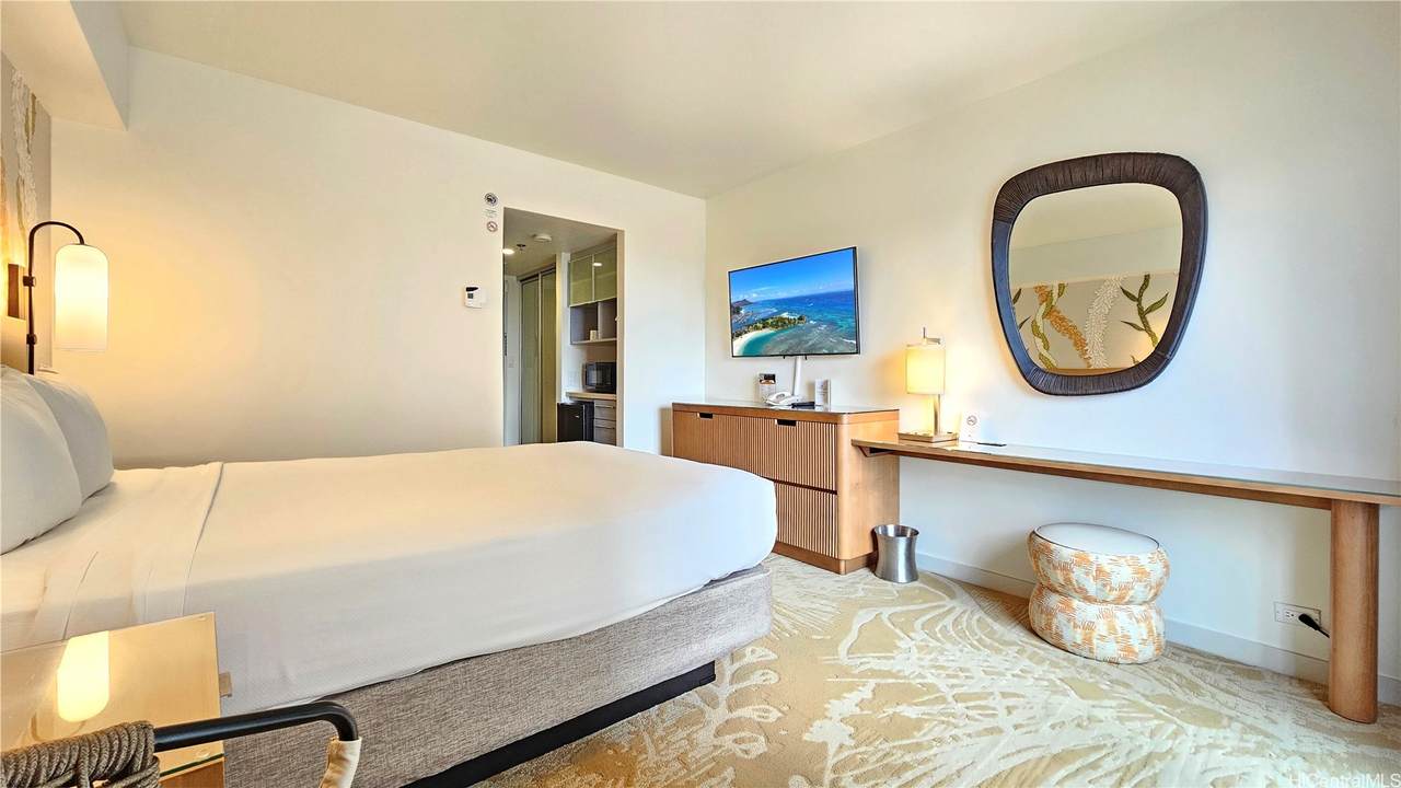 https://bt-photos.global.ssl.fastly.net/honolulu/1280_boomver_1_202603764-2.jpg