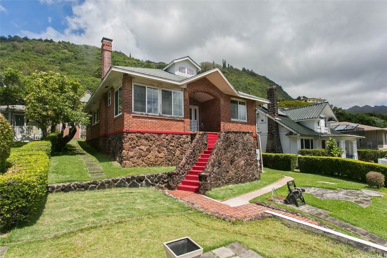 2742 Manoa Road - Photo 1