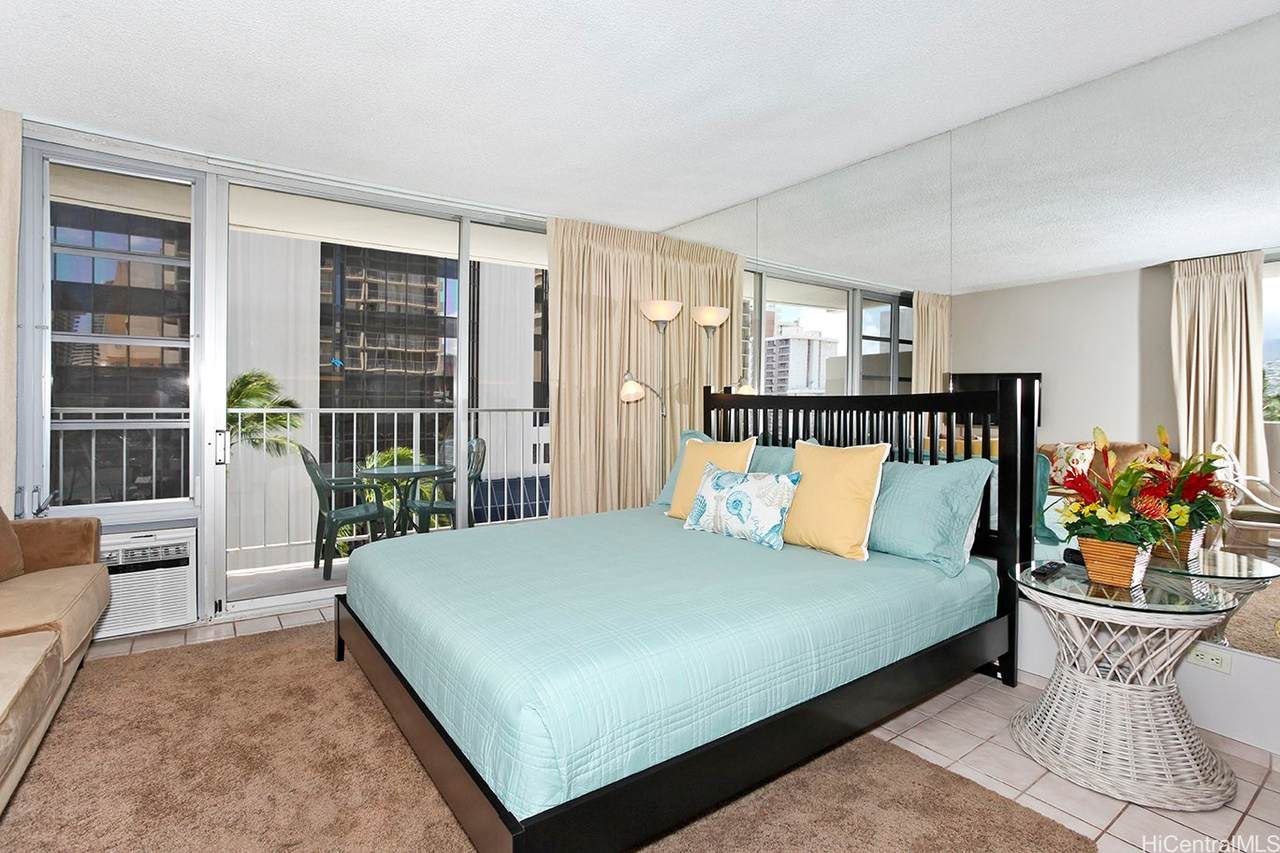 364 Seaside Avenue - Photo 1