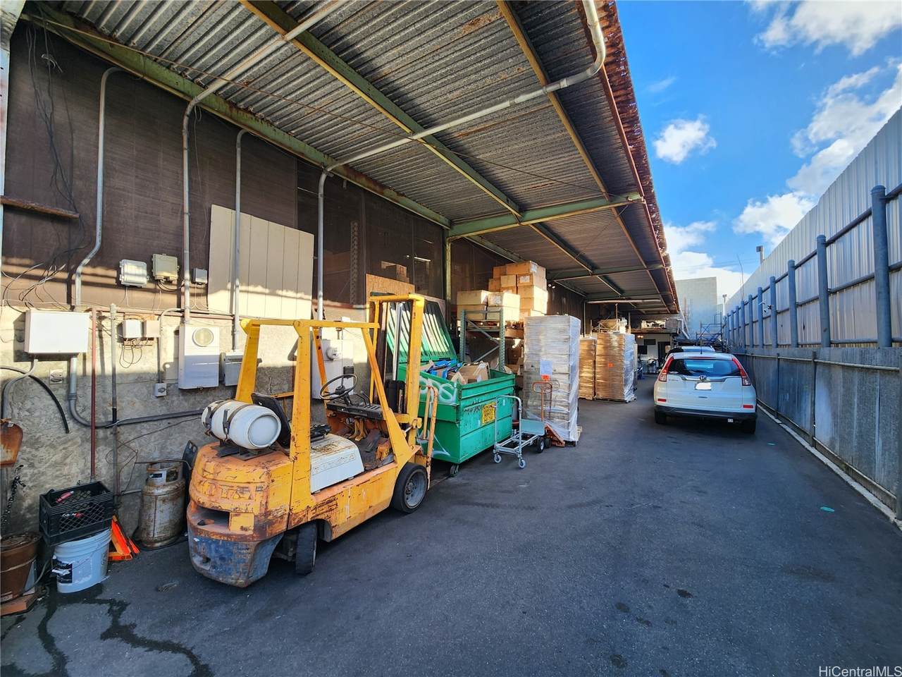 https://bt-photos.global.ssl.fastly.net/honolulu/1280_boomver_1_202604169-2.jpg