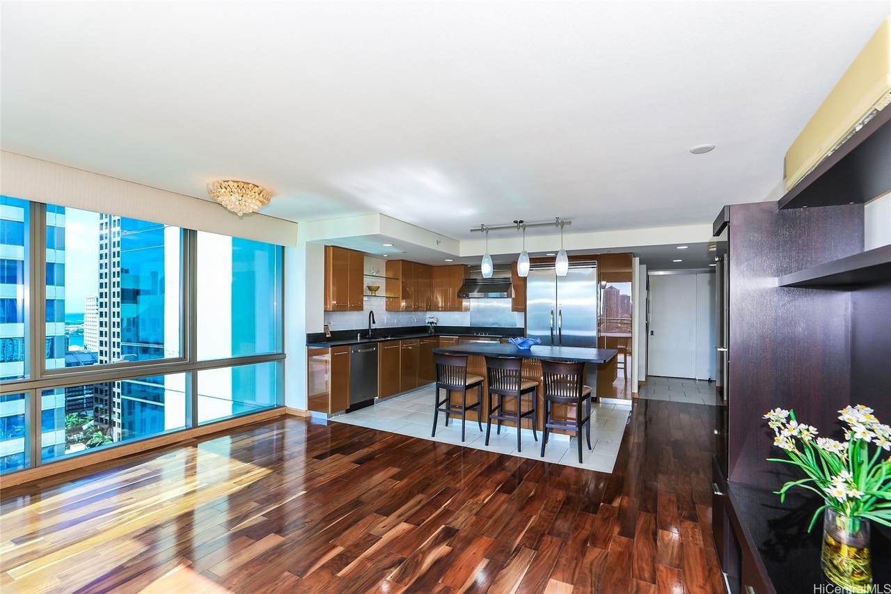 1200 Queen Emma Street - Photo 1