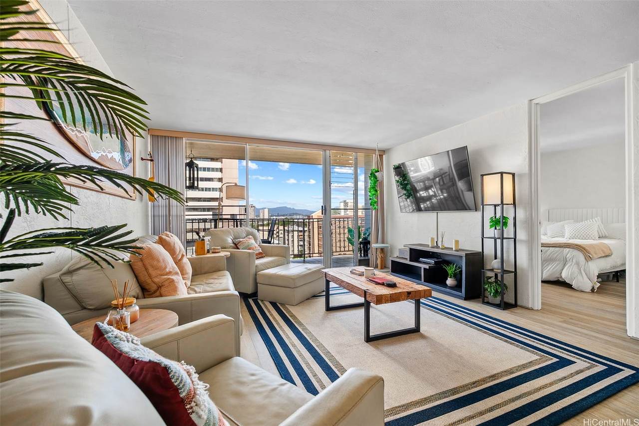 1420 Victoria Street - Photo 1