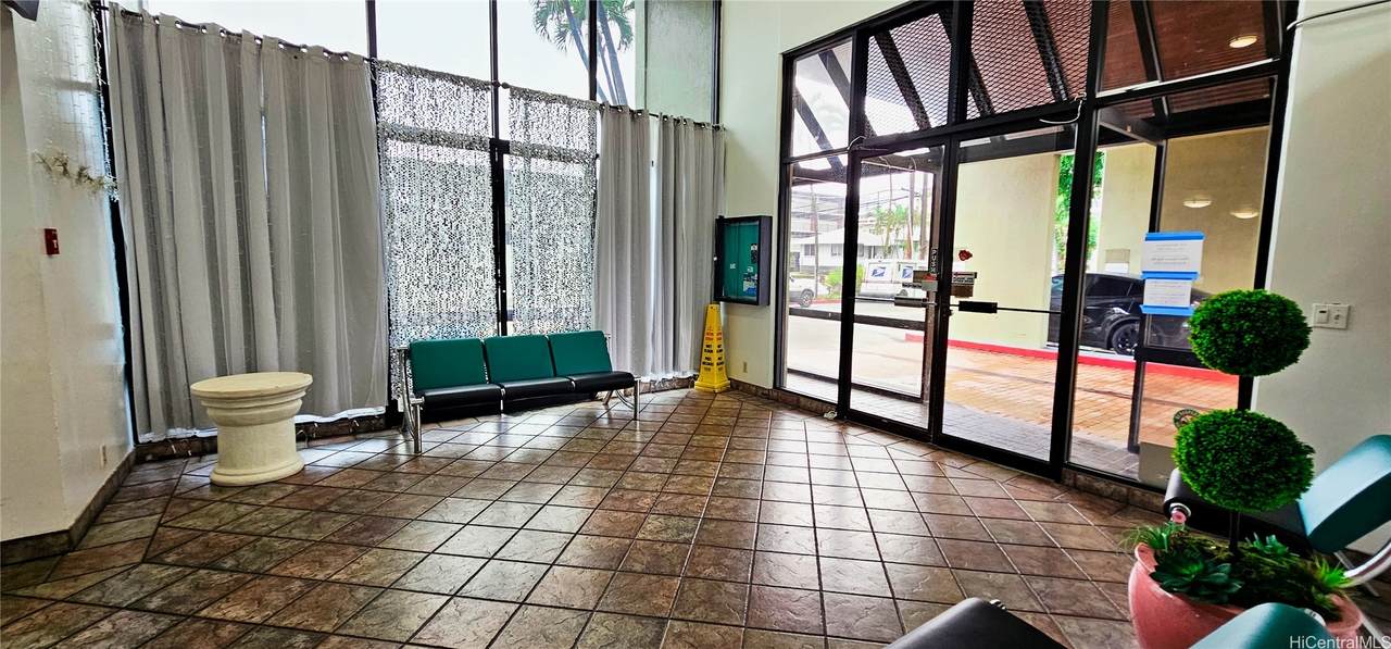 https://bt-photos.global.ssl.fastly.net/honolulu/orig_boomver_1_202604414-2.jpg