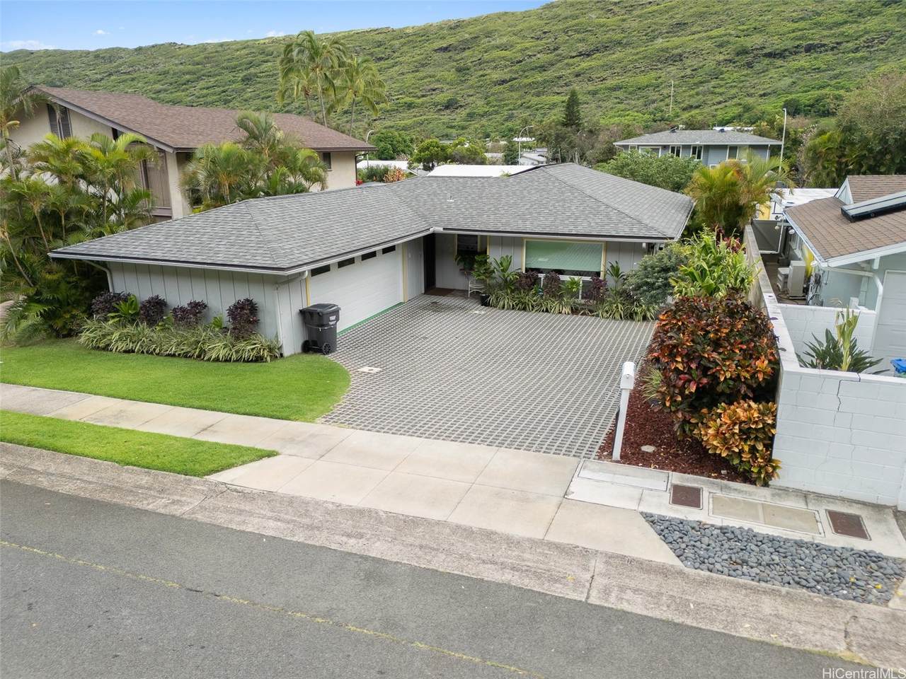 702 Hahaione Street - Photo 1