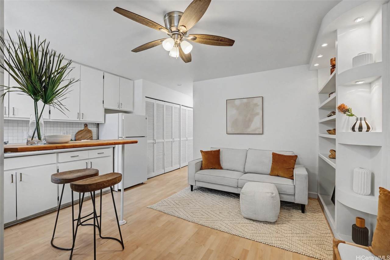 1036 Green Street - Photo 1