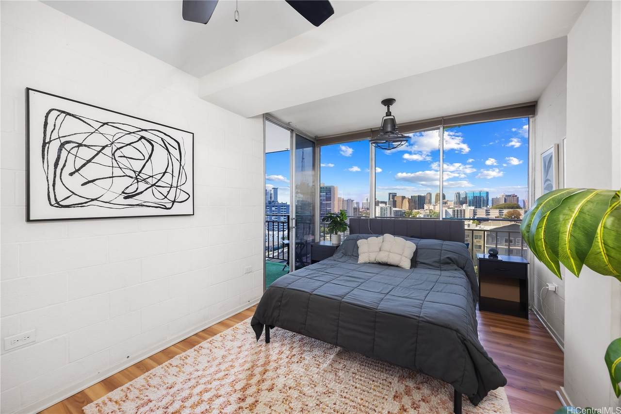 1415 Victoria Street - Photo 1