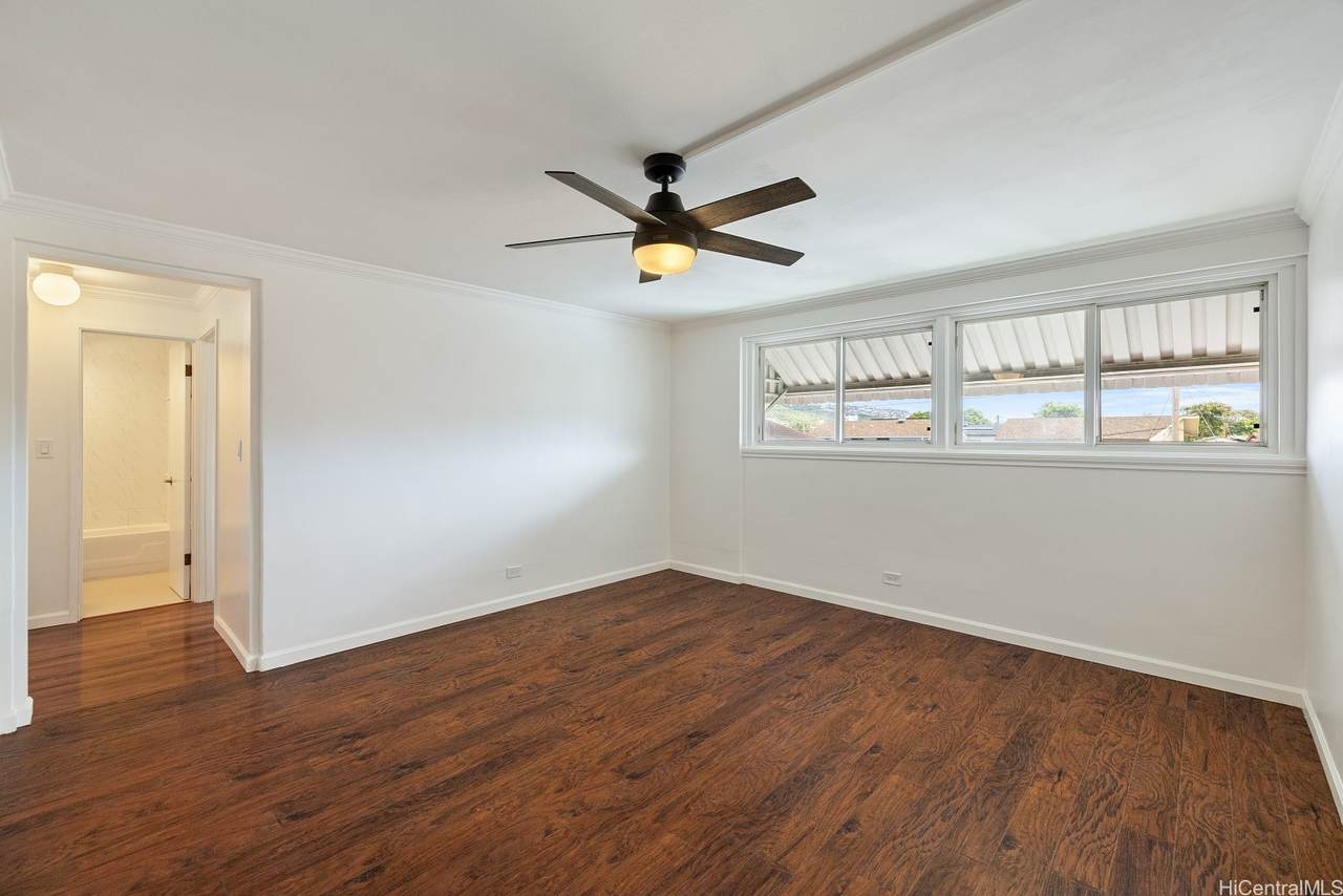 1427 Alexander Street - Photo 1