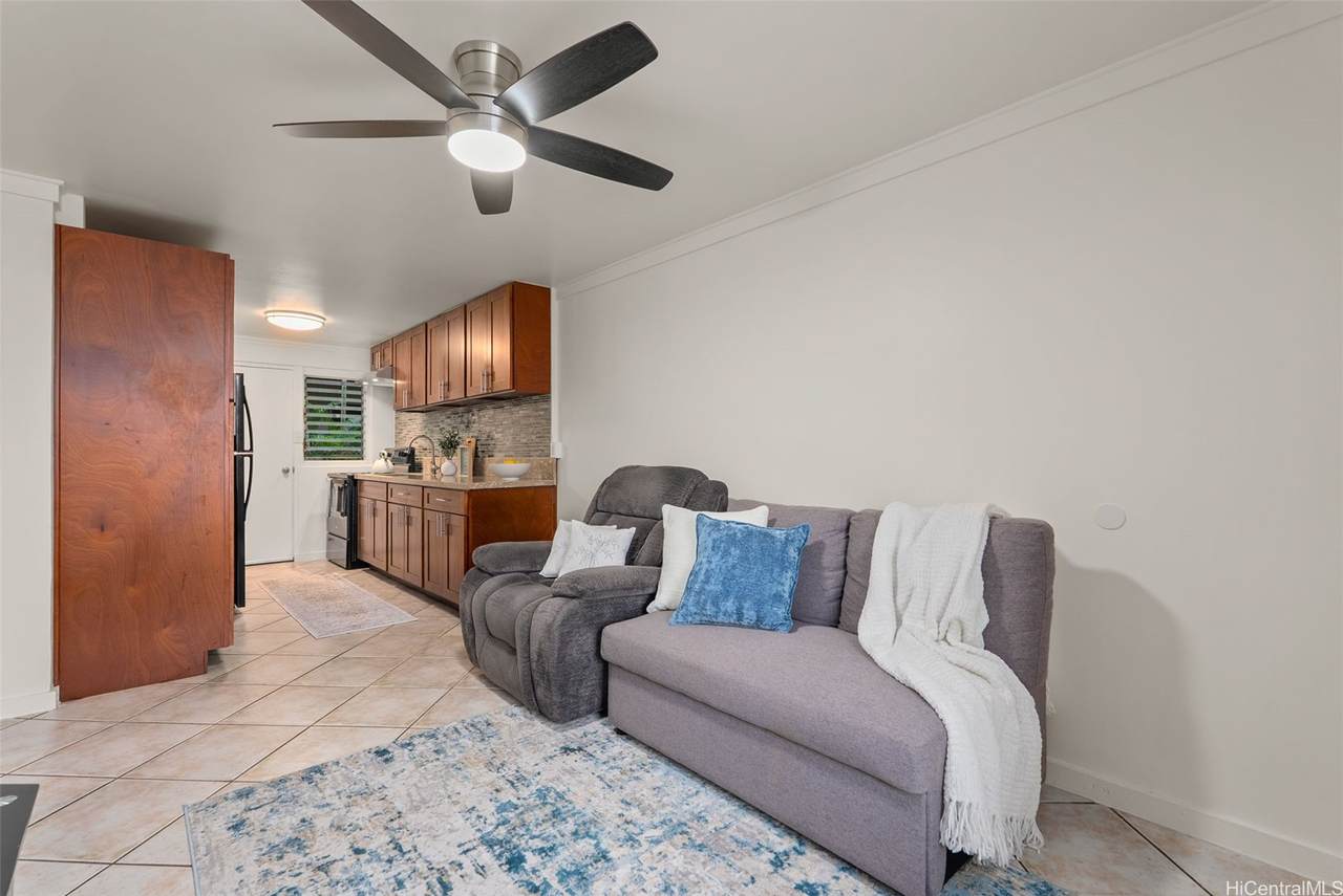 725 Kihapai Place - Photo 1