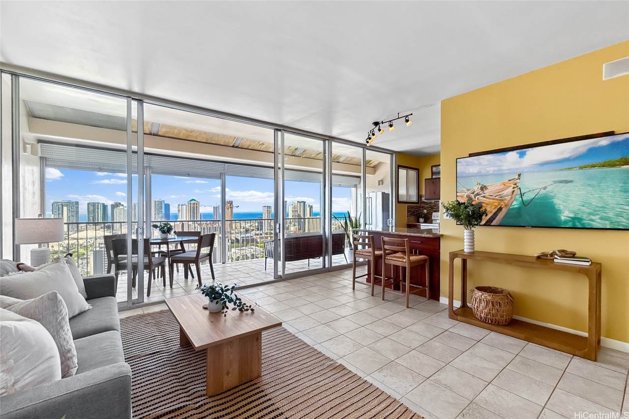 https://bt-photos.global.ssl.fastly.net/honolulu/1280_boomver_1_202605329-2.jpg