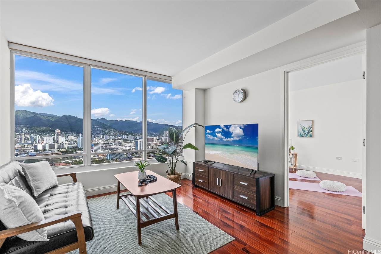 1009 Kapiolani Boulevard - Photo 1